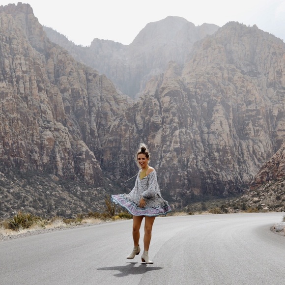 Meet your Posher, Allie - Picture 2 of 3